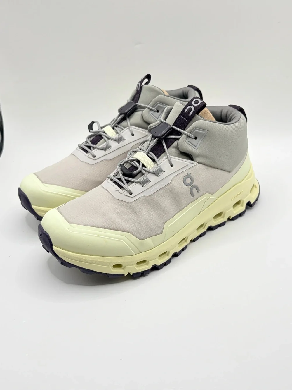 On Running Cloudhero Mid-Top Trail Shoes - Silver Seedling 3.5Y/5W